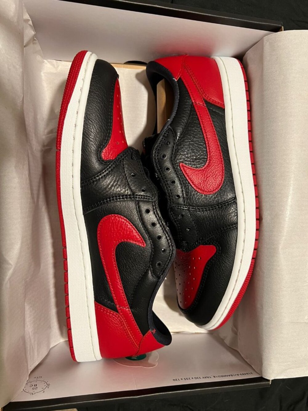 AIR JORDAN 1 RETRO LOW OG - Picture 2 of 4
